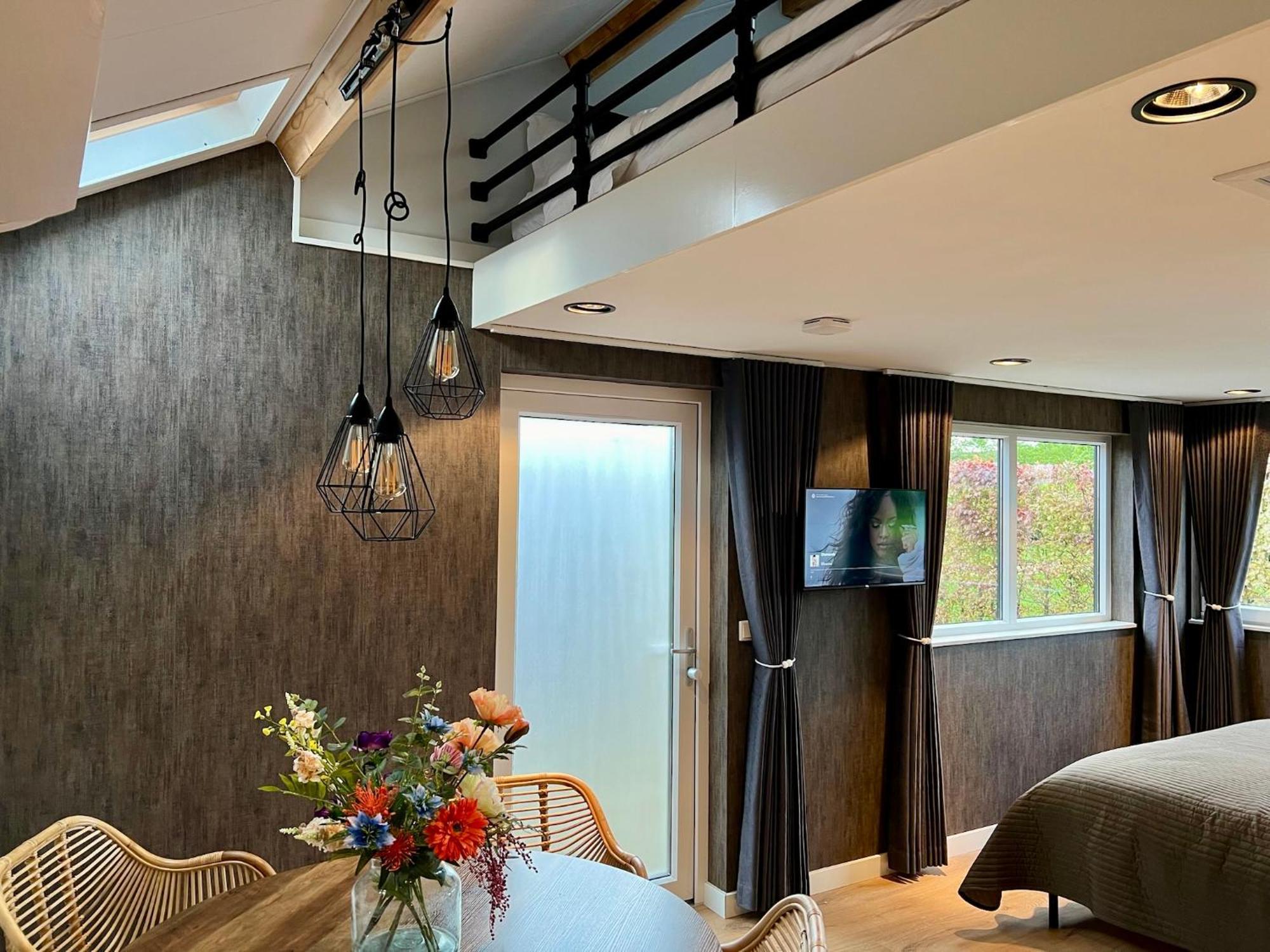 Bed And Breakfast Roodkapje Kaatsheuvel Ngoại thất bức ảnh