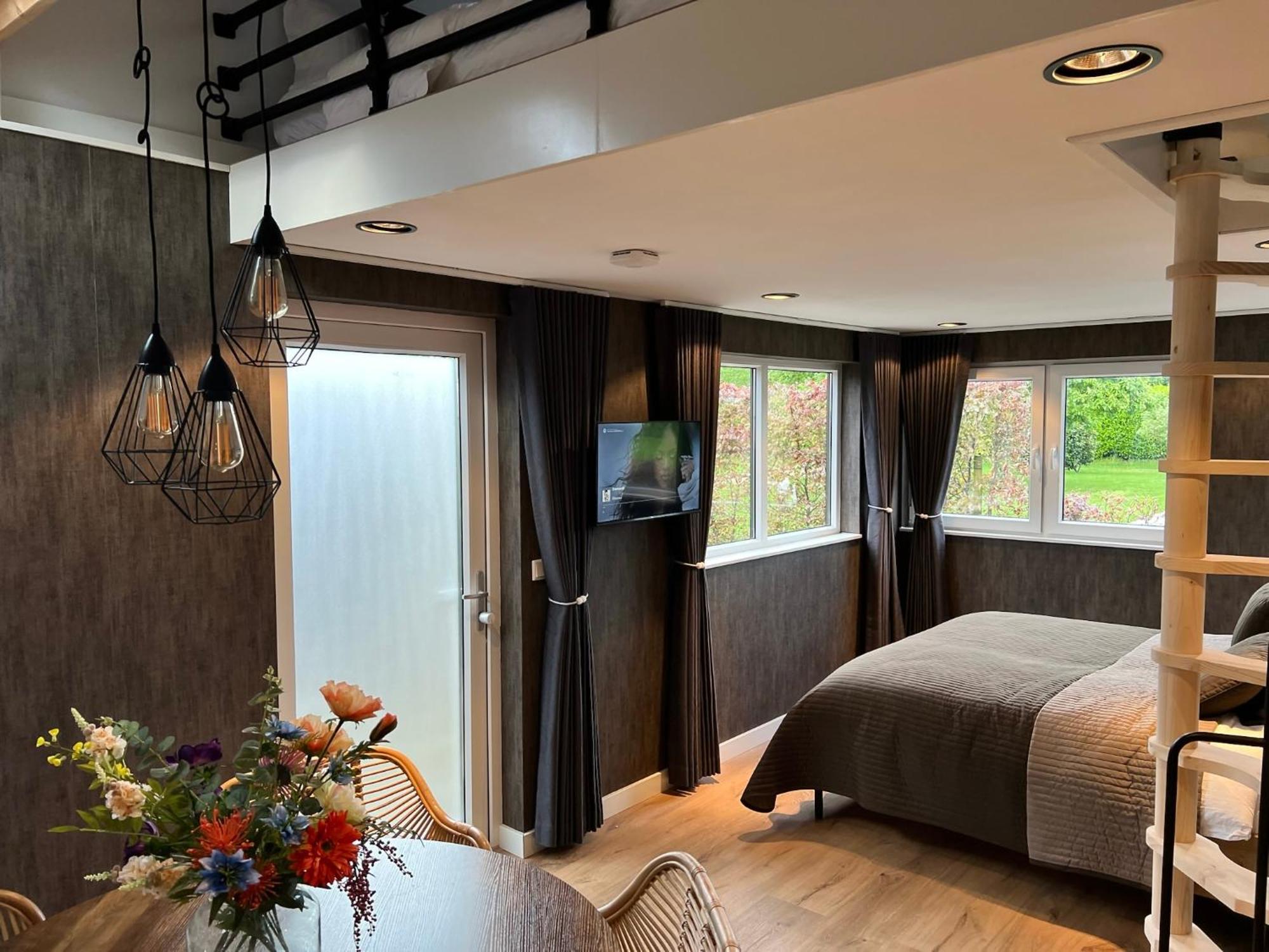 Bed And Breakfast Roodkapje Kaatsheuvel Ngoại thất bức ảnh